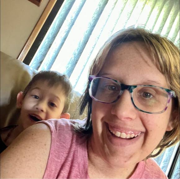 Meet your Posher, Becca - Picture 1 of 1